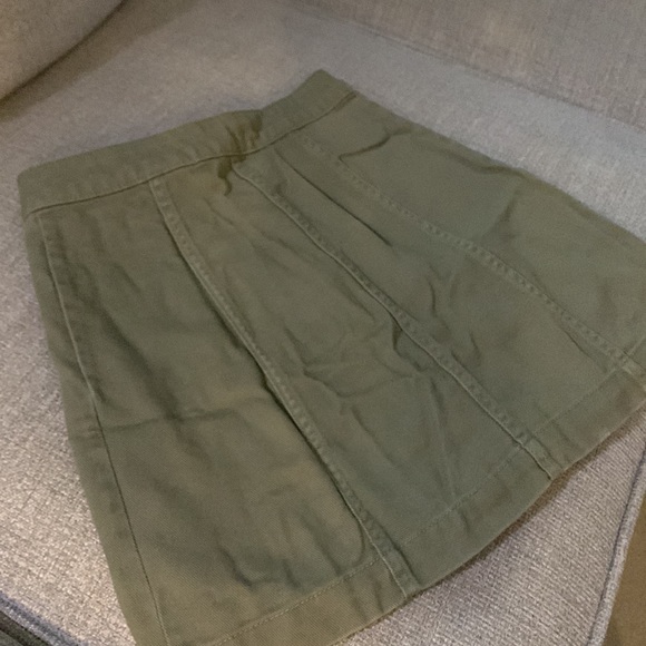 Button up army green jean skirt - size 0 - Picture 3 of 4